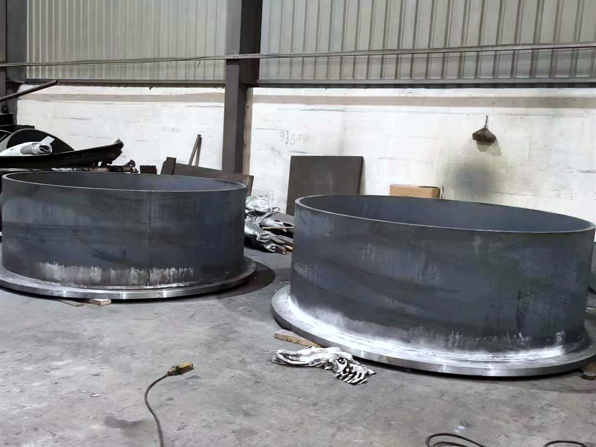 Azimuth flange rings rolled and machined
