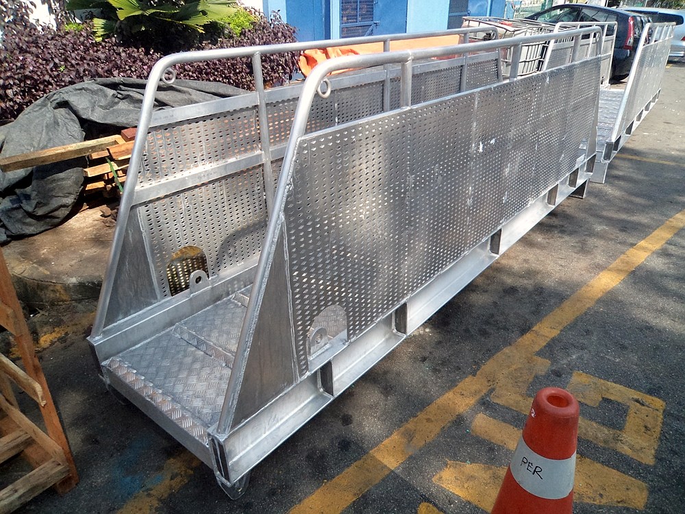 Aluminium gangway ladder